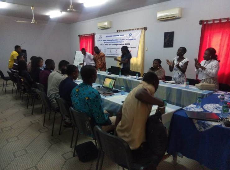 séance de travail - séminaire TIC Senegal aout 2022