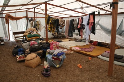 09) Campement de déplacés à l'Eglise adventiste, 3 avril