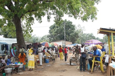 14) Campement de déplacés à l'Eglise évangélique des frères, 4 avril