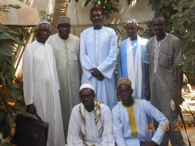 03. Sur cette photo, il apparaît tout à droite lors d'une visite au fils aîné du khalife général des Layènes, Abdoulaye Thiaw Laye.