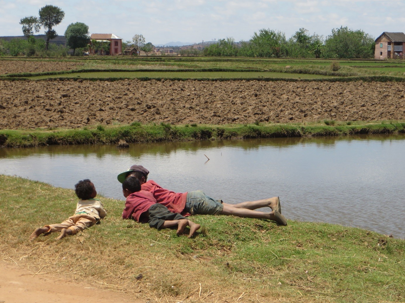 Enfants du village, DR