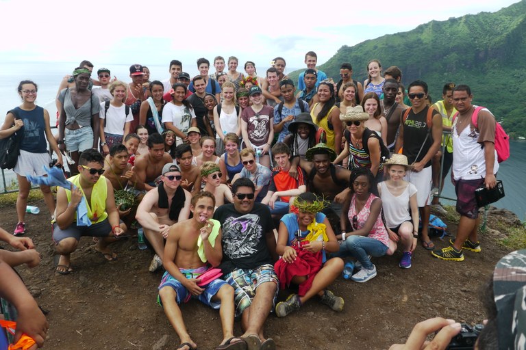 Photo de groupe : Camp de jeunes à Tahiti, juillet et août 2015