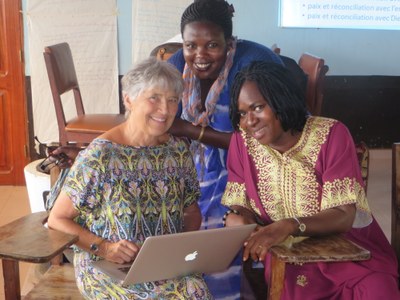 Les formatrices (Pasteures Annelise Maire, Fidèle Gandonou-Houssou et Julie Kandema) ©